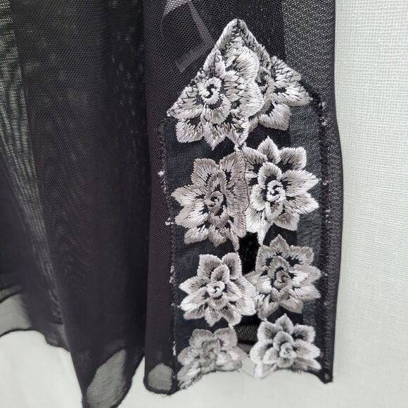Donna L'oren Y2K Sheer Black Chemise with Gray Scale Floral Details - Picture 10 of 14